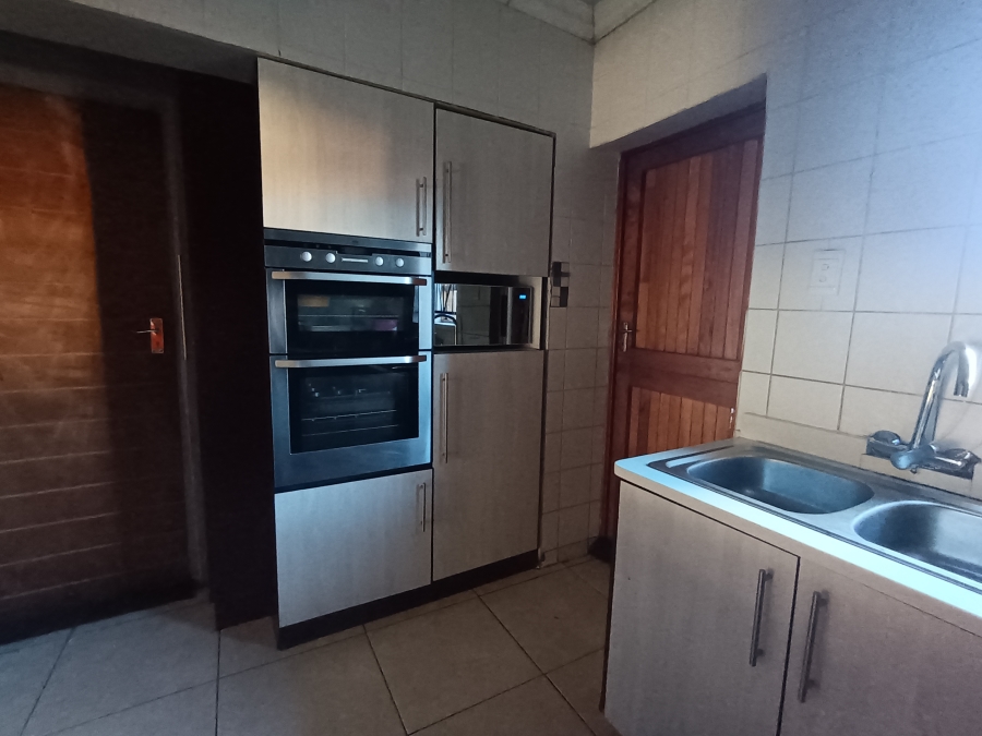 4 Bedroom Property for Sale in Vista Park Free State